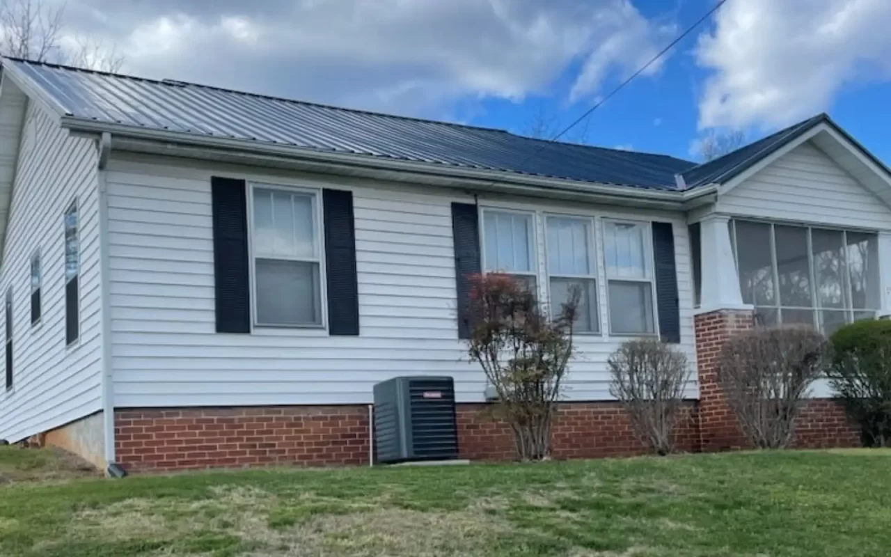 img-tonys-roof_61