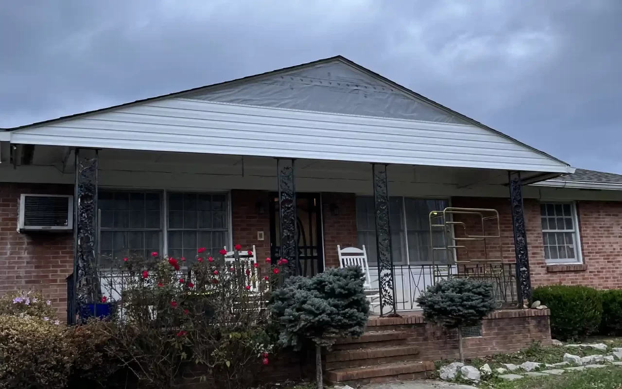 img-tonys-roof_73