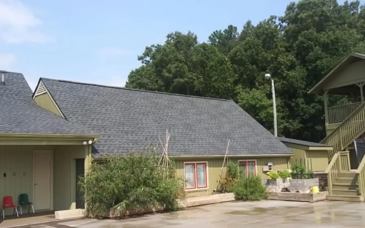 img-tonys-roof_89